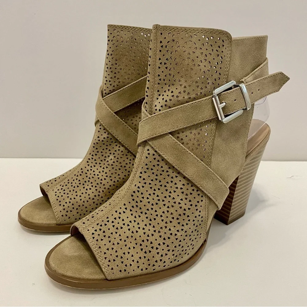 Restricted Brand Women’s Peep Toe Perforated Tan Booties Size 9